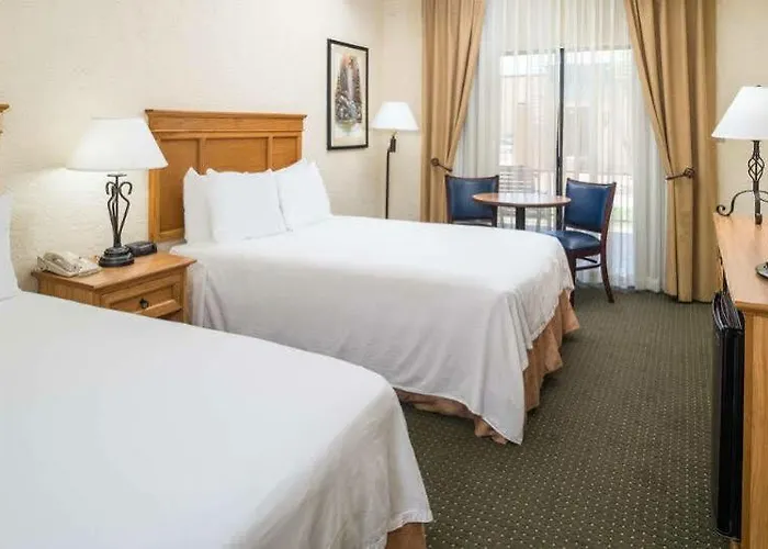 Independence 47 Hotel 2*